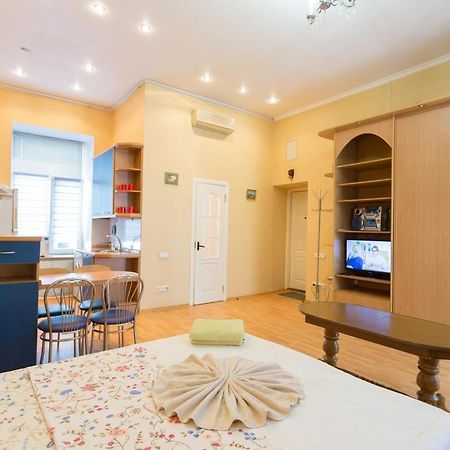 Central Area Apartments キエフ エクステリア 写真