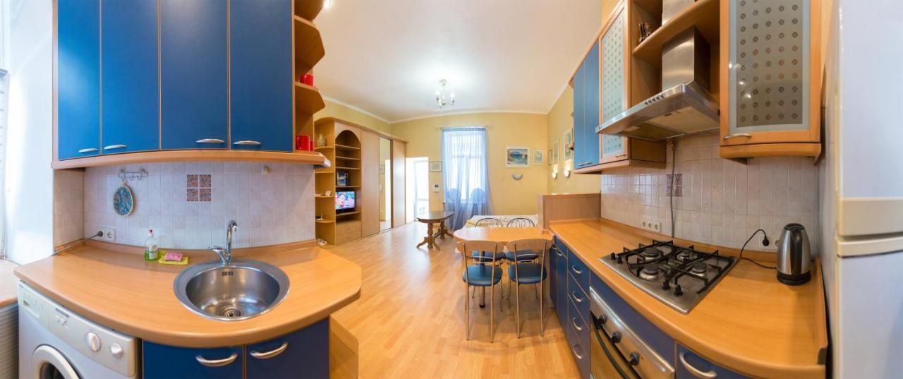 Central Area Apartments キエフ エクステリア 写真