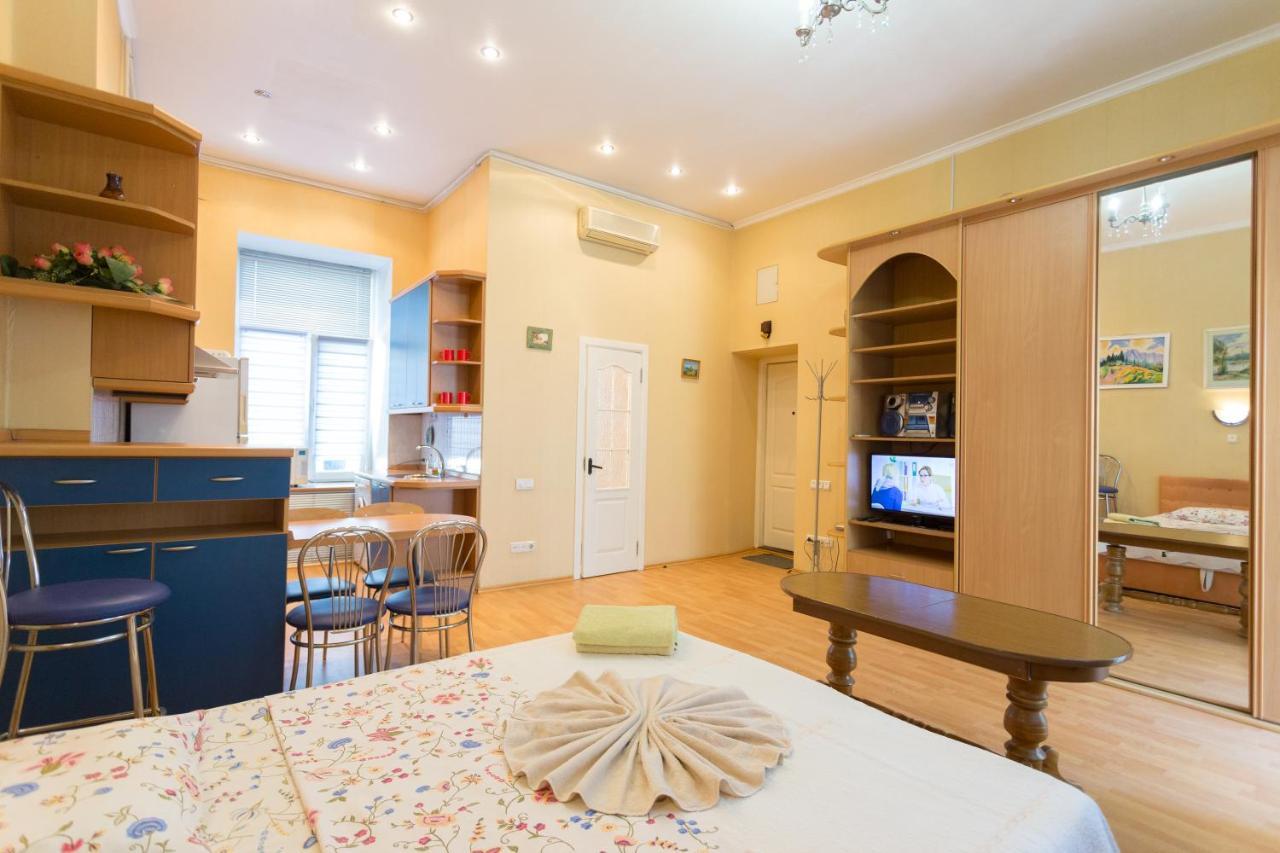 Central Area Apartments キエフ エクステリア 写真
