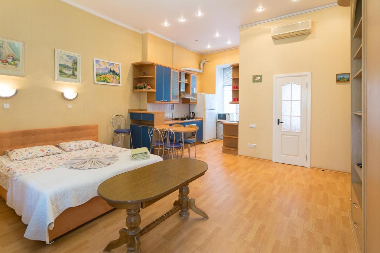 Central Area Apartments キエフ エクステリア 写真