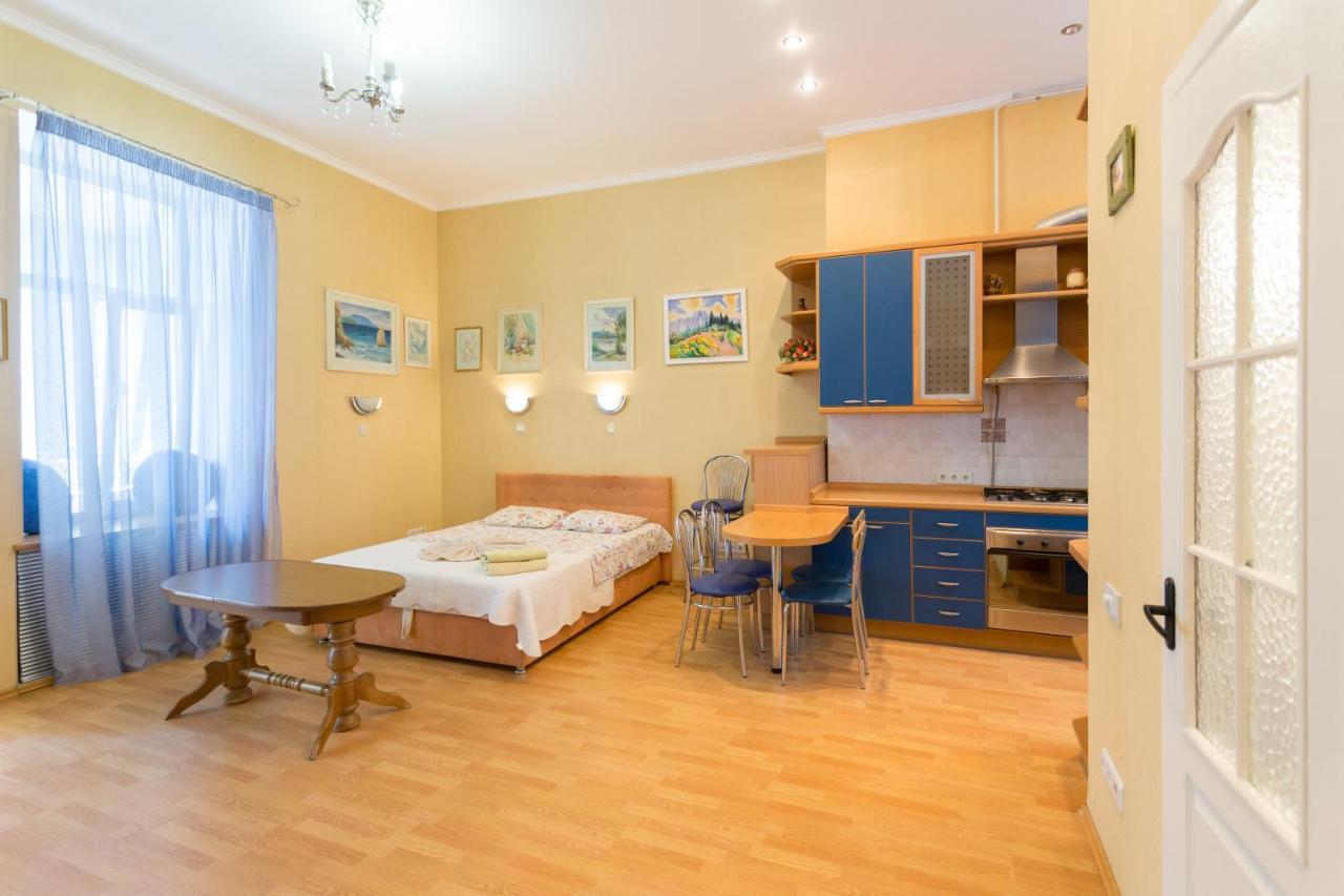 Central Area Apartments キエフ エクステリア 写真