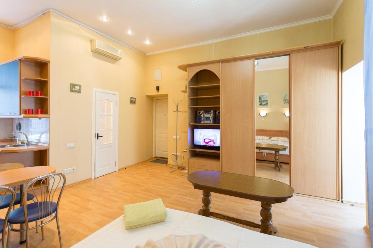 Central Area Apartments キエフ エクステリア 写真