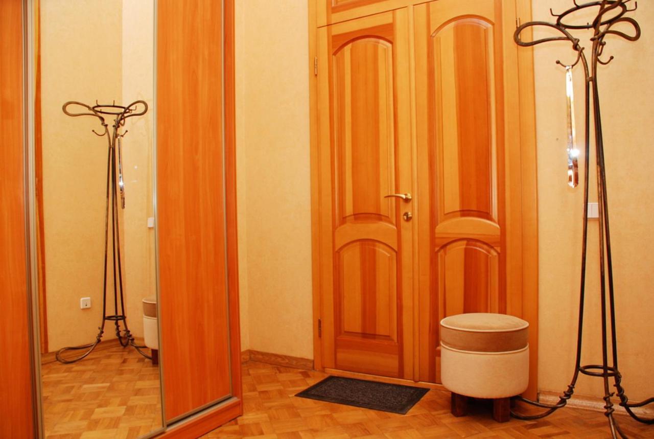 Central Area Apartments キエフ エクステリア 写真