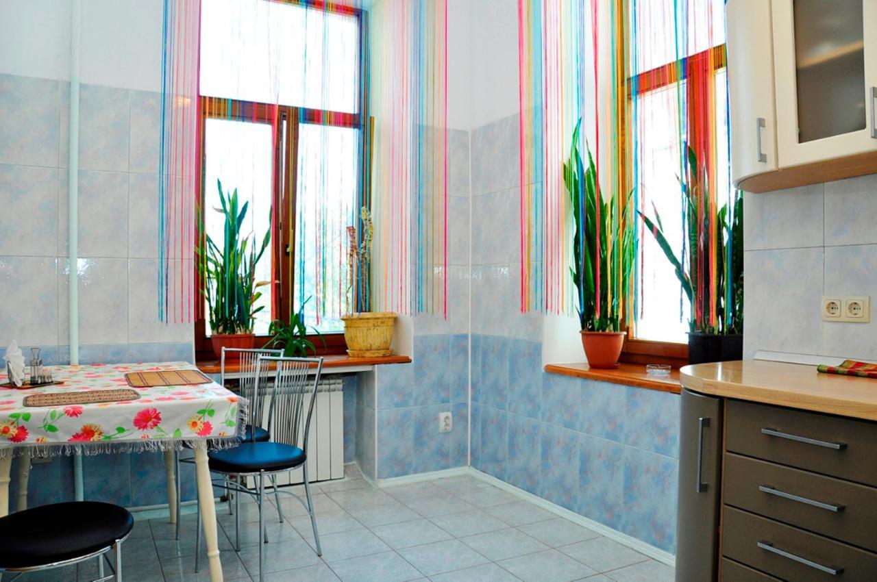Central Area Apartments キエフ エクステリア 写真